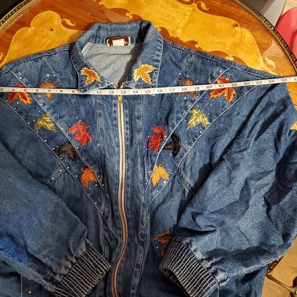 Vintage 80s Fall Jean Jacket w Leaf Embroidery & Rhinestones - Picture 11 of 13